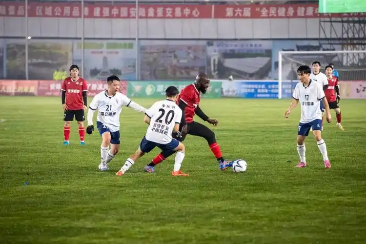 欧冠对决：阿森纳 VS 勒沃库森